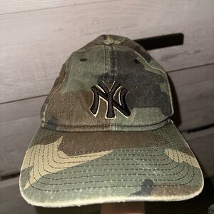 New York Yankees New Era 9Twenty Camo Hat Baseball Cap Strap Back (Thrift)(Used)